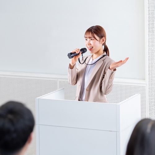 拡声器（マイク型・小型・15W出力・スピーカー・マイク 一体型・Bluetooth・充電式・ストラップ付き・イベント・ツアーガイド・選挙・セミナー・講義・会議）