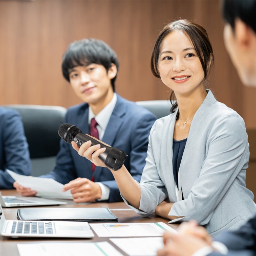 拡声器（マイク型・小型・15W出力・スピーカー・マイク 一体型・Bluetooth・充電式・ストラップ付き・イベント・ツアーガイド・選挙・セミナー・講義・会議）