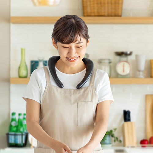 ウェアラブルスピーカー（ネックスピーカー・肩かけ・首かけ・Bluetooth・ブラック・ワイヤレス・マイク付き・テレワーク・防水）