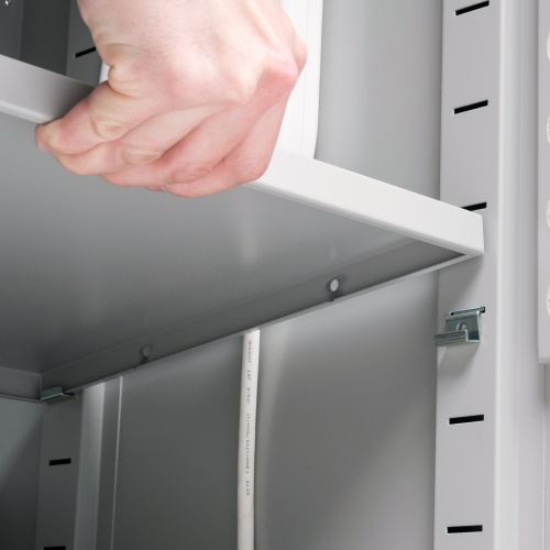 防塵ラック｜W650×D550×H750・放熱ファン・吸気フィルター