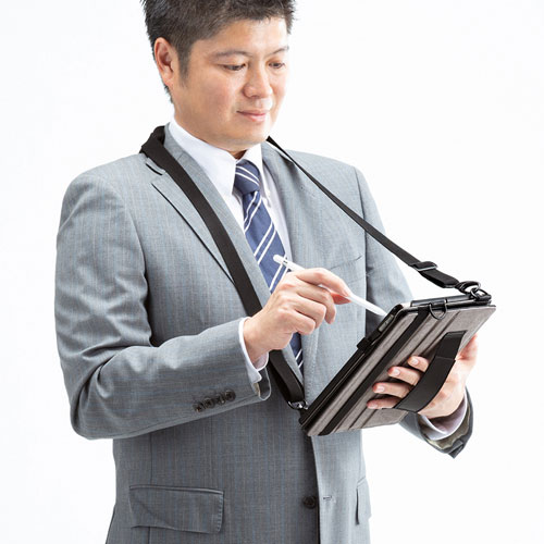 iPad ケース(第7世代・10.2インチ用・ショルダーストラップ・スタンドタイプ・ペンホルダー付き・ブラック)