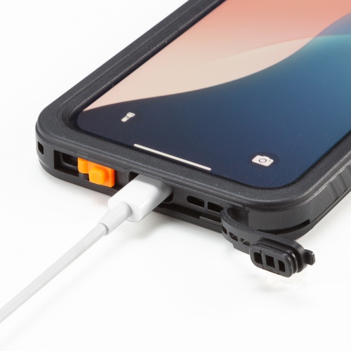 iPhone16e用 防水ケース（耐衝撃・防塵・IP68・全面保護・ストラップホール）