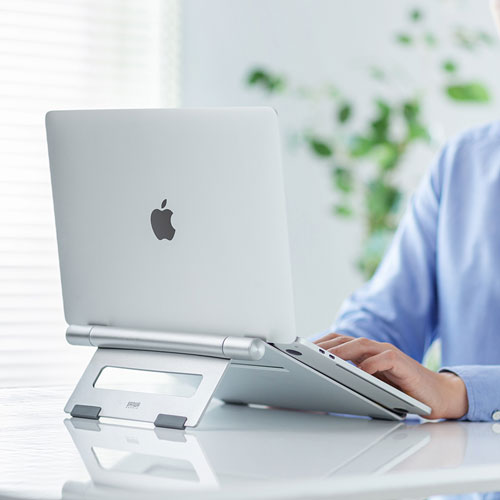 アルミスタンド（ノートパソコン用・無段階調節・平置きタイプ・持ちはこび・薄型）