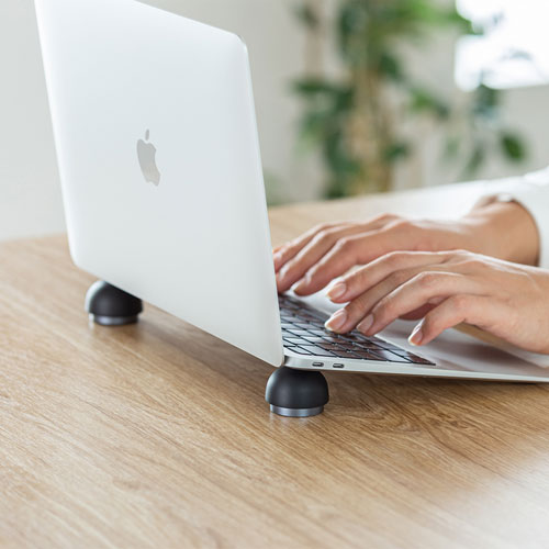 ノートパソコンスタンド（平置き・タブレット対応・コンパクトタイプ・軽量・ブラック）