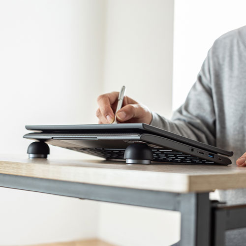 ノートパソコンスタンド（平置き・タブレット対応・コンパクトタイプ・軽量・ブラック）