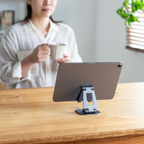 スマホスタンド（回転・折りたたみ・アルミ製・無段階・角度調整・2関節・スマートフォンスタンド）