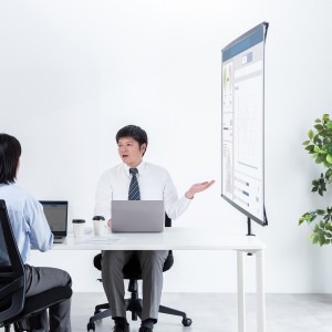 プロジェクター スクリーン（80インチ・クランプ・4K対応・コンパクト・折りたたみ・モバイル・収納バッグ付）