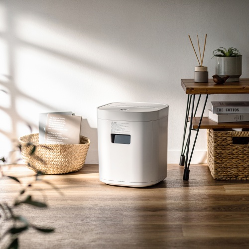 シュレッダー（静音・コンパクトシュレッダー・パーソナルシュレッダー・電動シュレッダー・マイクロカット・ホッチキス対応・最大4枚・12L・ホワイト）
