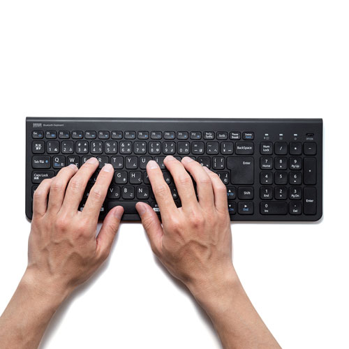 Bluetoothキーボード(コンパクト・スリム・パンタグラフ・テンキー付き・iPhone15・iPhone15plus・ブラック) SKB-BT31BK サンワサプライ