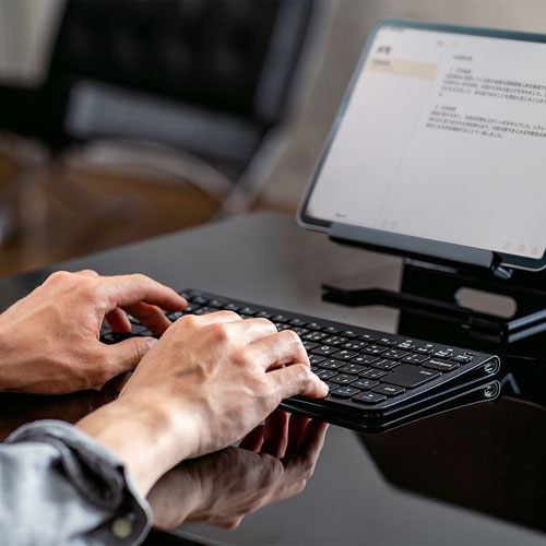 Bluetoothキーボード(コンパクト・スリム・パンタグラフ・iPhone15・iPhone15plus・ブラック) SKB-BT32BK サンワサプライ