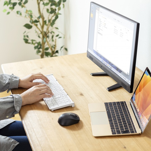 折りたたみBluetoothキーボード（テンキー付き・フルキーボード・充電式・104キー日本語配列・iPhone15・iPhone15plus。ホワイト） SKB-BT35W サンワサプライ