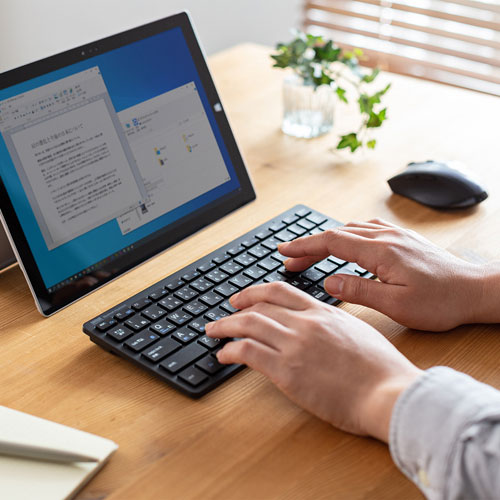 【アウトレット・中古・セール】Bluetoothスリムキーボード（抗菌仕様・薄型・コンパクト）