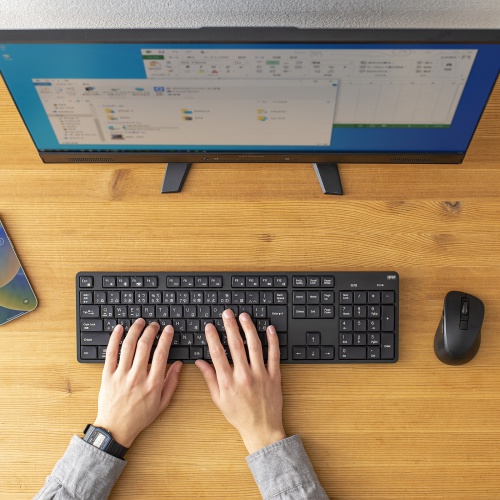 Bluetooth静音キーボード（テンキーあり・ワイヤレス・3台マルチペアリング・薄型メンブレン・iPhone15・iPhone15plus・iPad・ブラック） SKB-BT37BK サンワサプライ