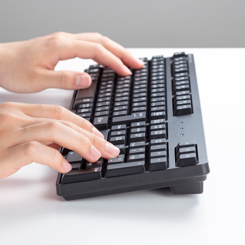 ワイヤレスキーボード（Bluetooth・テンキー付き・3台マルチペアリング・メンブレン・コンパクト・フルキーボード・乾電池式・Copilotキー・ブラック）