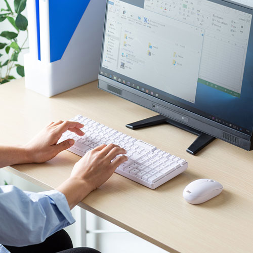 マウス付きキーボード（ワイヤレス・無線・中型・4ボタン・ブルーLED・メンブレン・ホワイト）