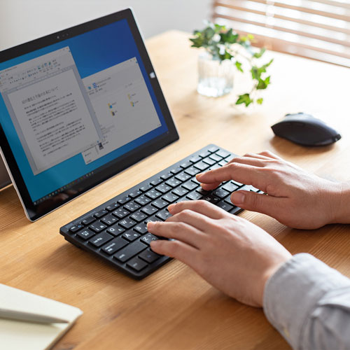 ワイヤレススリムキーボード（抗菌仕様・薄型・コンパクト）
