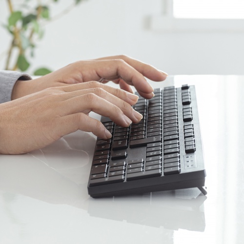 ワイヤレスキーボード（コンパクトサイズ・フルキーボード・2.4GHzワイヤレス・日本語109A配列・薄型メンブレン・電池式・ブラック）