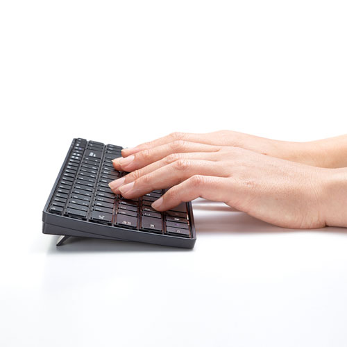 ワイヤレスキーボード（スリム・英語配列・テンキーあり・2.4G