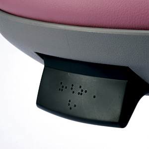 様々な用途に使える座面調整、背当てつき丸いす。マルチスツール・カットチェア(ビニールレザー） SNC-HP2