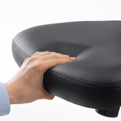 メッシュチェア（ひじはね上げ・高さ調節可能ランバーサポート付・座面ビニールレザー・ロッキング・背座一体型ロッキング・キャスター付・ブラック）