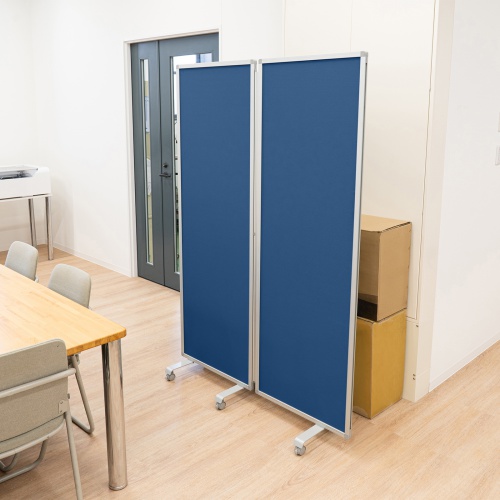 3連結パーティション（幅180cm・高さ180cm・クロスタイプ・ブルー・間仕切り・目隠し・ミーティング・会議室・キャスター）