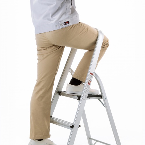 脚立（踏み台・アルミフレーム・折りたたみ・滑り止め付き・持ち手付き・手すり付き・3段・耐荷重150kg）