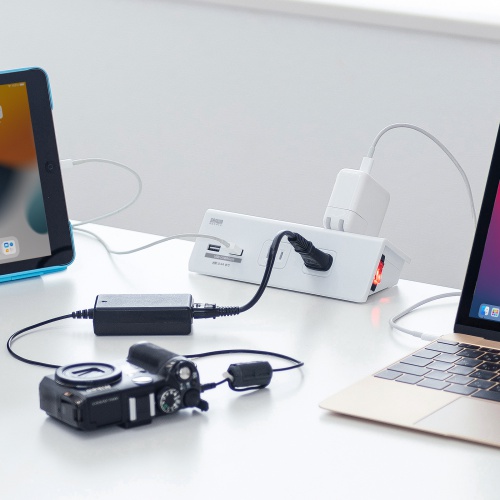 クランプ固定式タップ（USB充電ポート付き・2P・4個口・USB2ポート・一括集中スイッチ・3ｍ・ホワイト）TAP-B105U-3WN