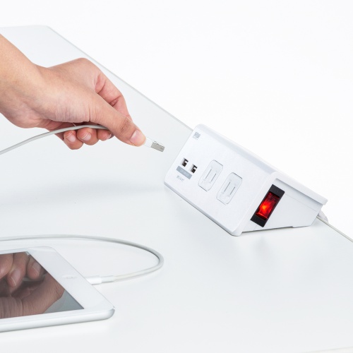 クランプ固定式タップ（USB充電ポート付き・2P・4個口・USB2ポート・一括集中スイッチ・3ｍ・ホワイト）TAP-B105U-3WN