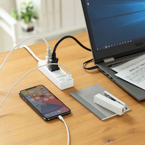 タップ（2P・2個口・3m・2ポート・4.8A・USBシャッター付き・ホワイト） TAP-B110USH-3W サンワサプライ