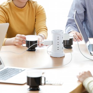 タワー型電源タップ（タワータップ・USB充電対応・PD30W・タイプC搭載・12個口・2m・ホワイト）