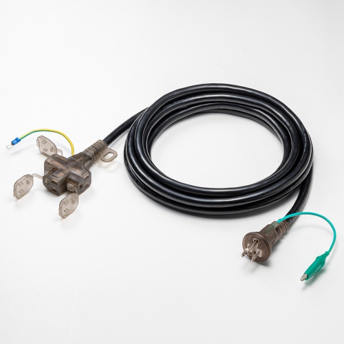 電源延長コード（3m・3P/2P両対応・3個口・防塵キャップ・防雨型プラグ・アースピン折りたたみプラグ採用）