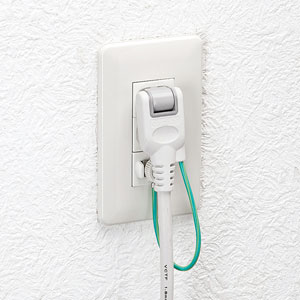 電源タップ 7個口 2m｜マグネット固定・集中スイッチ・5口連動・雷ガード