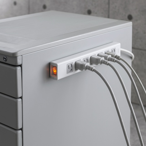 電源タップ（7個口・5m・雷ガード・マグネット・3P・シャッター付・一括連動集中スイッチ付・絶縁キャップ付・2Pスイングプラグ）