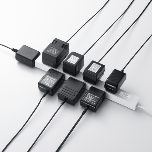 電源タップ（マグネット・1m・8個口・スリム・上下左右差込み・ホワイト）