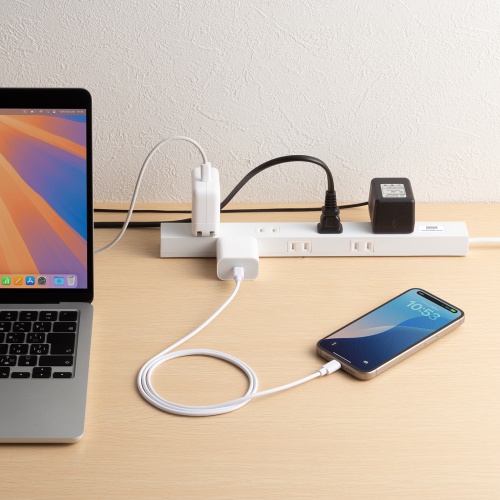 電源タップ（マグネット・1m・8個口・スリム・上下左右差込み・ホワイト）