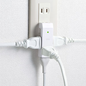 タップ（2P・4個口・雷ガード・収納式スイングプラグ・ホワイト） TAP-SP225 サンワサプライ