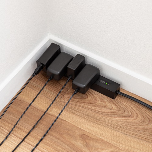 電源タップ（スリムタップ・AC6口・縦横差し込み・車輪差し・雷ガード・マグネット・2m・ACアダプタ対応・シンプルデザイン・マット調・スイングプラグ・ブラック）