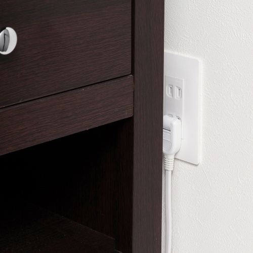 電源タップ（スリムタップ・AC8口・縦横差し込み・車輪差し・雷ガード・マグネット・2m・ACアダプタ対応・シンプルデザイン・マット調・スイングプラグ・ホワイト）