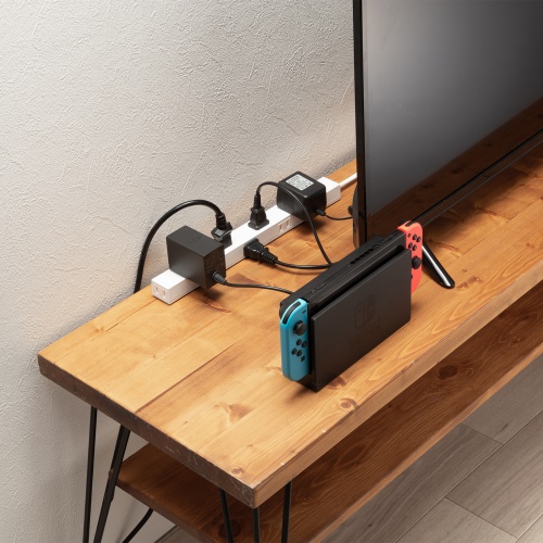 電源タップ（マグネット・雷ガード・2m・8個口・スリム・上下左右差込み・ホワイト）