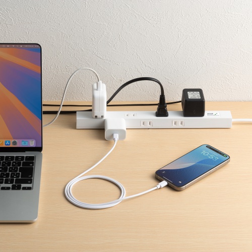 電源タップ（マグネット・雷ガード・3m・8個口・スリム・上下左右差込み・ホワイト）