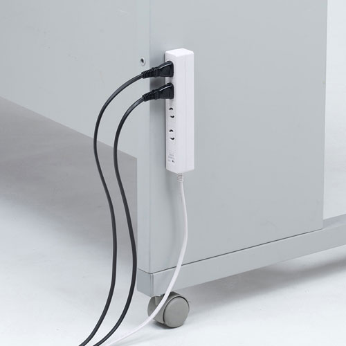 タップ（雷ガード・2P・4個口・3m・抜け止め・マグネット・ホワイト）