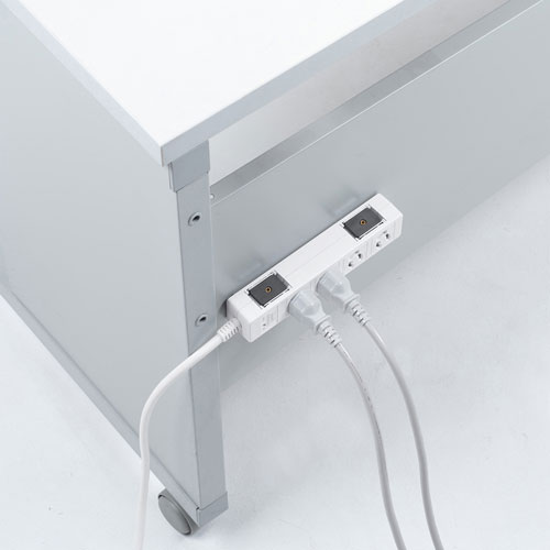 【アウトレット･訳あり・セール】タップ（3P・4個口・3m・マグネット・雷ガード・抜け止め）