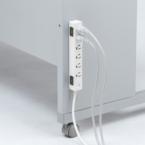 タップ（雷ガード・3P・6個口・3m・抜け止め・マグネット・ホワイト）