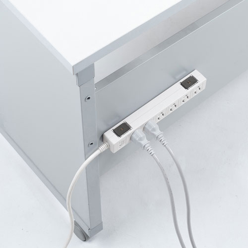 タップ（雷ガード・3P・6個口・3m・抜け止め・マグネット・ホワイト）