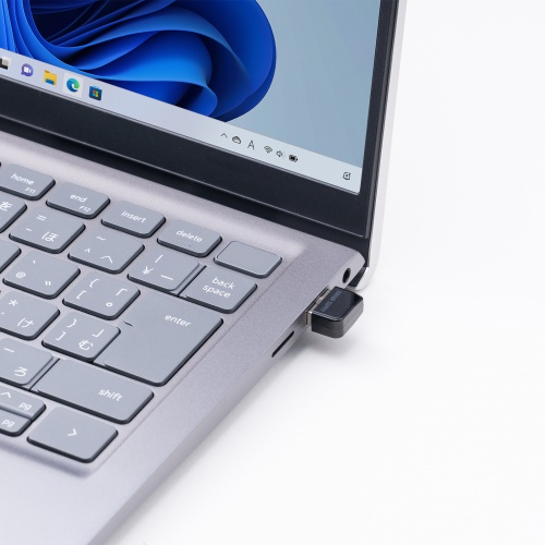 USBメモリ（超小型・8GB・USB2.0・キャップ式・USB A接続・ストラップホール付き・名入れ対応・ミニサイズ・ブラック）