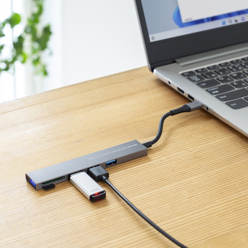 USBハブ（Type C接続・3ポート・スリムハブ・カードリーダー付・アルミ・ナイロンメッシュ） USB-3TCHC20MS サンワサプライ
