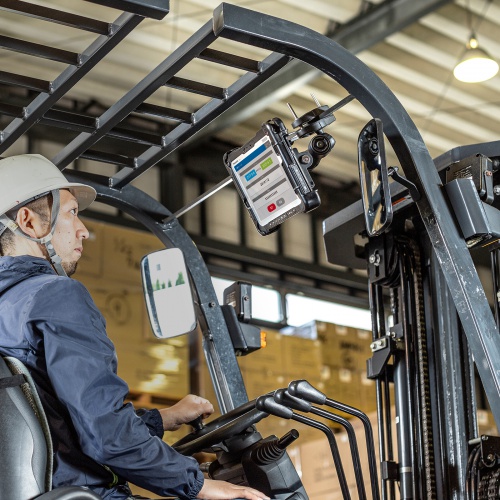 タブレットホルダー （産業用・フォークリフト ・固定ホルダー・クランプ取付・支柱取付・鍵付） VEH-TBHLD1 サンワサプライ