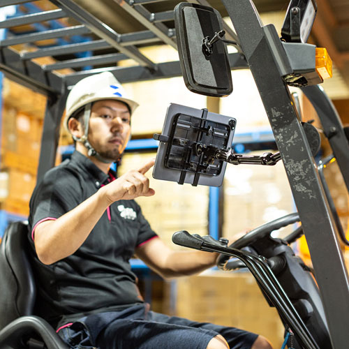 タブレットアーム（壁掛け・マグネット取付け式・タブレットホルダー・長アーム・4関節タ） VEH-TBMG2 サンワサプライ